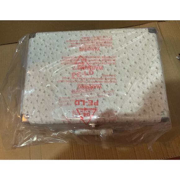 Crosley Cruiser Plus Turntable-CR8005F-WO - Picture 5 of 6